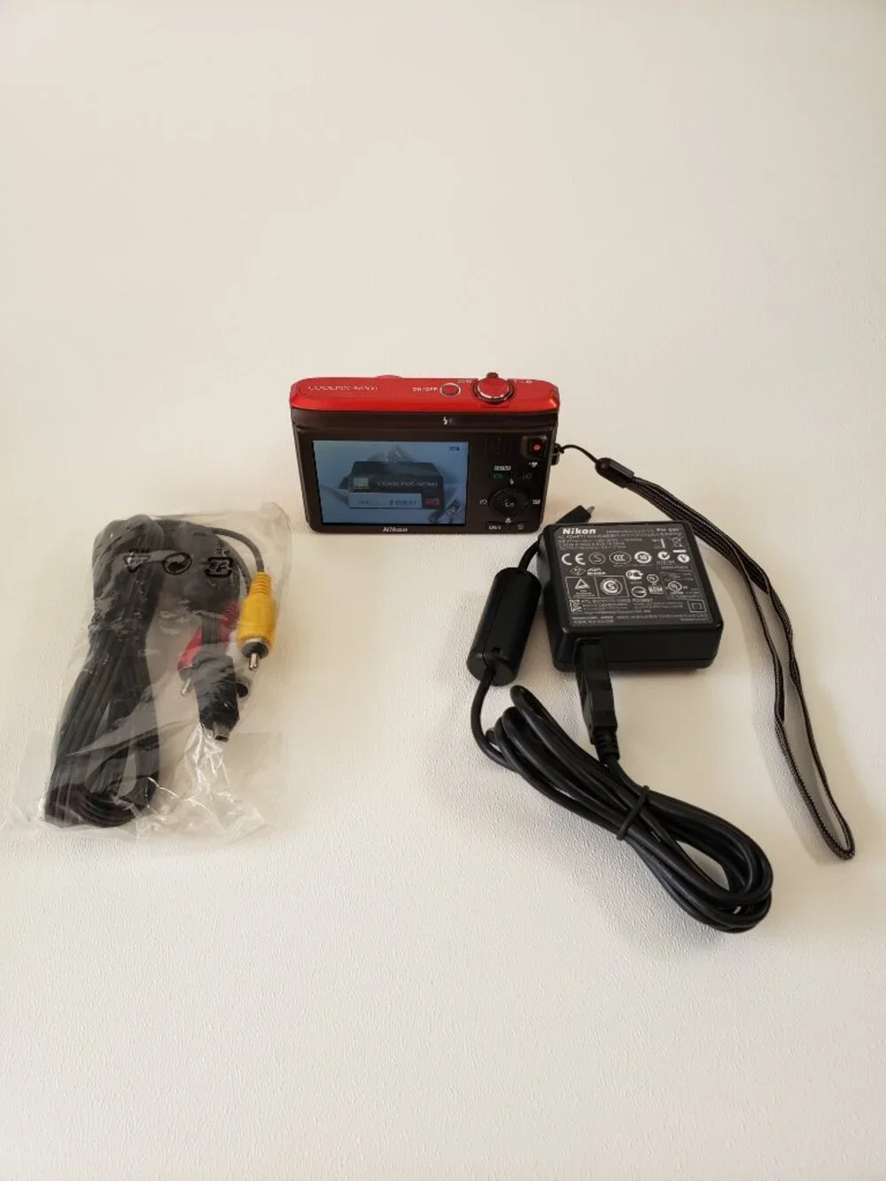 Nikon COOLPIX S6300 Digital Camera 10x Optical Zoom Auto Focus